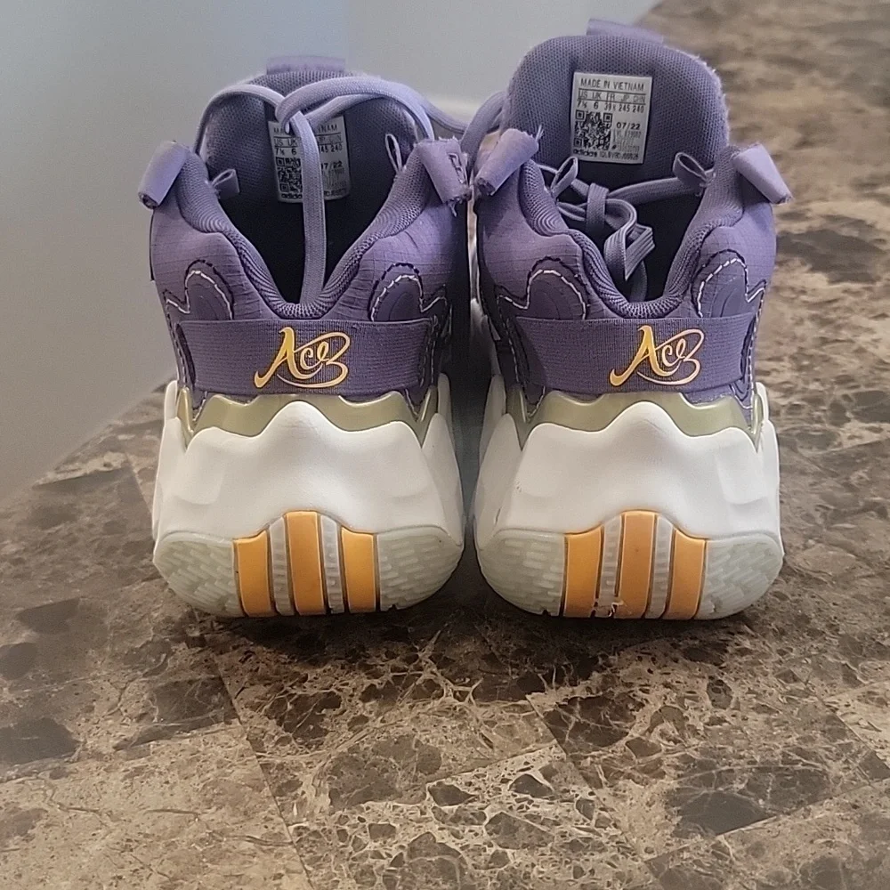 ADIDAS EXHIBIT B CANDACE PARKER Woman's MID BASKETBALL SHOES Size 7.5
